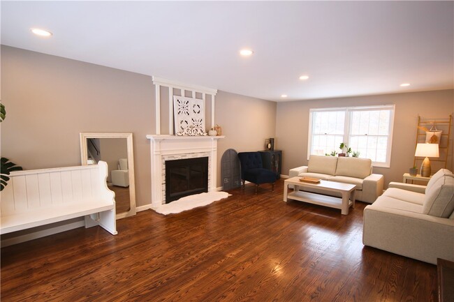 Building Photo - 16 Buchanan Rd