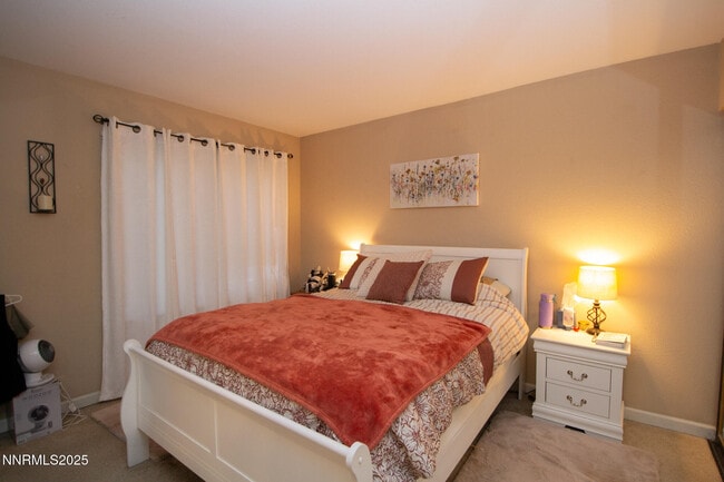 Building Photo - 2127 Roundhouse Rd