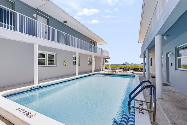 Building Photo - 604 N Ocean Blvd