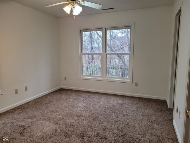 Building Photo - 250 Locust Ln