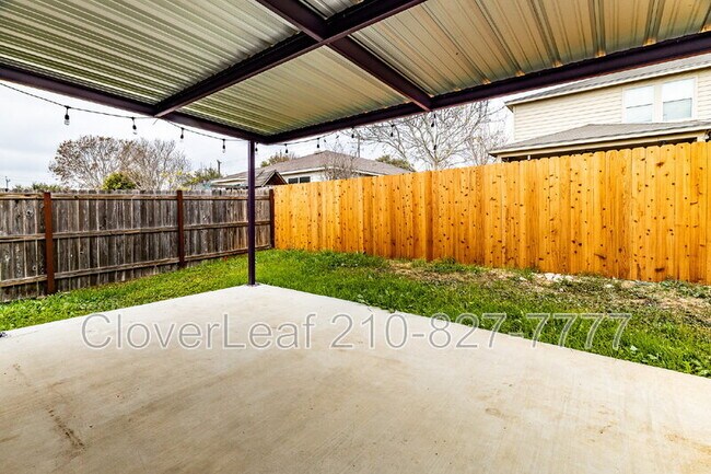 Building Photo - 3011 Pedernales Dr
