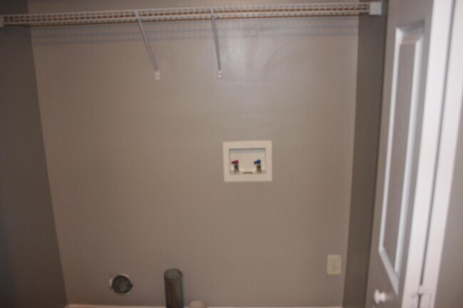 Building Photo - 2939 Stonecrest Ln