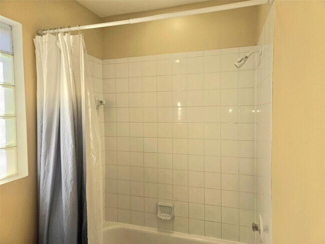 Building Photo - 160 NW 97th Terrace