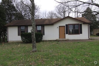 Building Photo - 3 Bedroom 2 Bath Home For Rent On Cunningh...