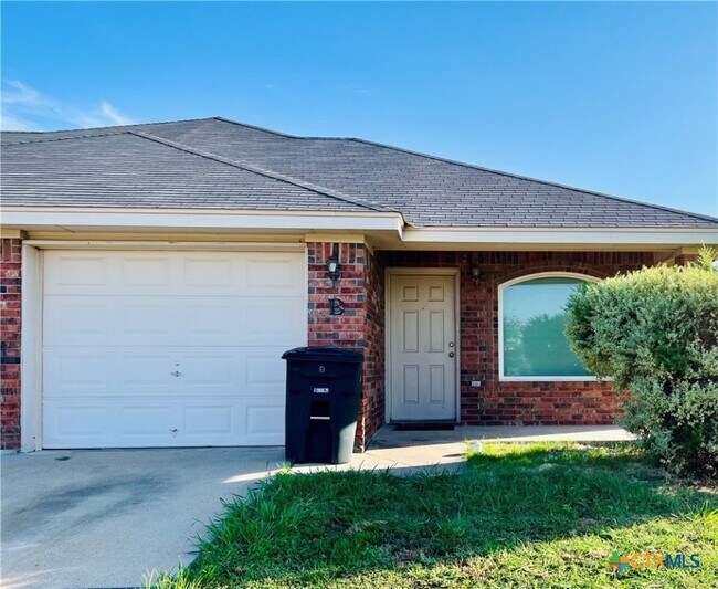 Building Photo - 4509 John David Dr