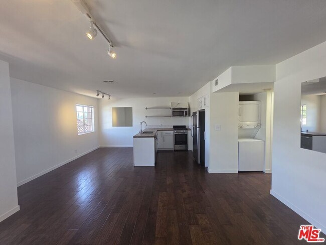 Building Photo - 2241 Branden St