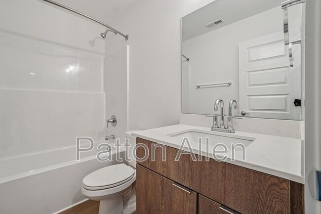 Building Photo - 7 Bolton St