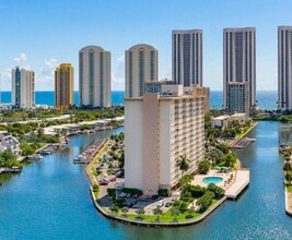 Building Photo - 400 Kings Point Dr