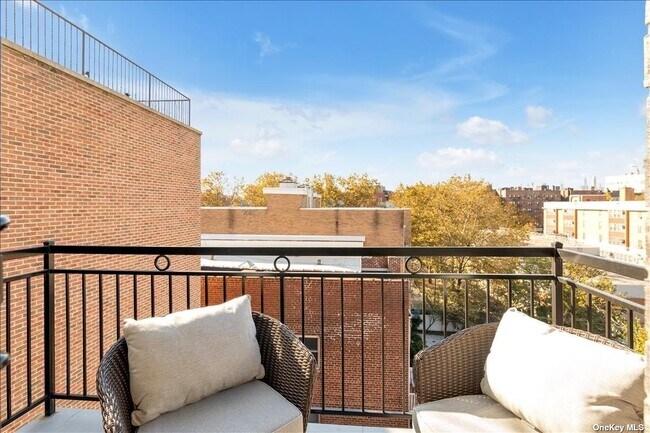 Building Photo - 29-28 Newtown Ave