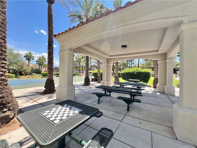 Building Photo - 258 Whitewater Village Ct