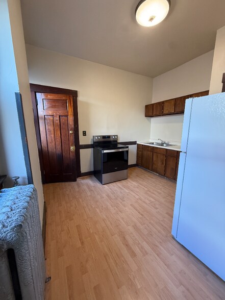 Building Photo - 329 Taylor Ave