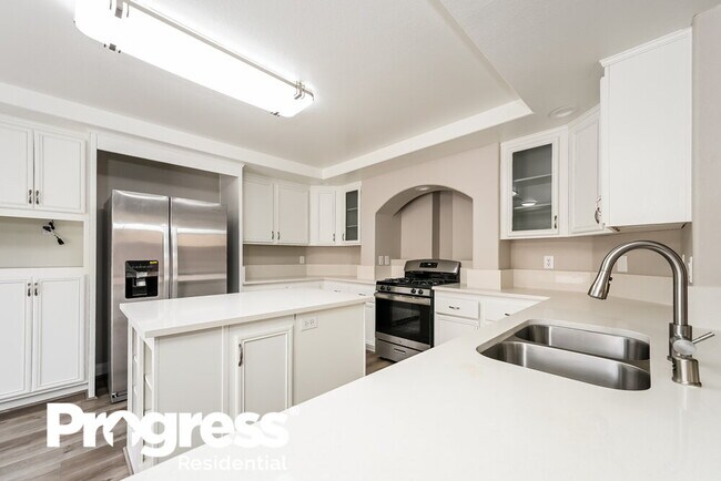 Building Photo - 6640 Chimes Tower Ave