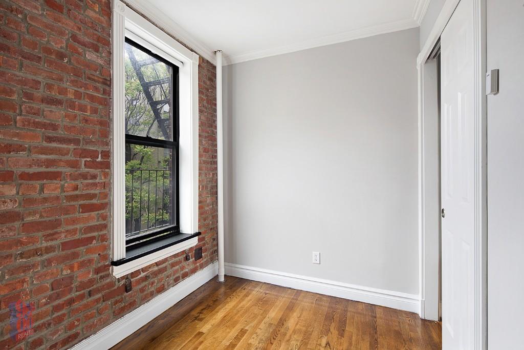 Building Photo - 234 Mott St