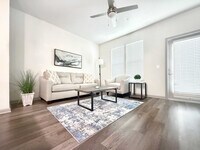 Building Photo - 1515 Flournoy Lp