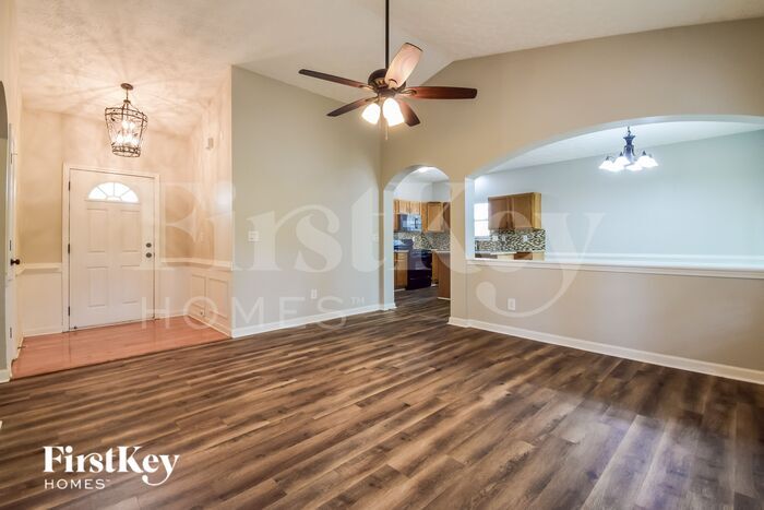 Building Photo - 6759 Clearstream Way