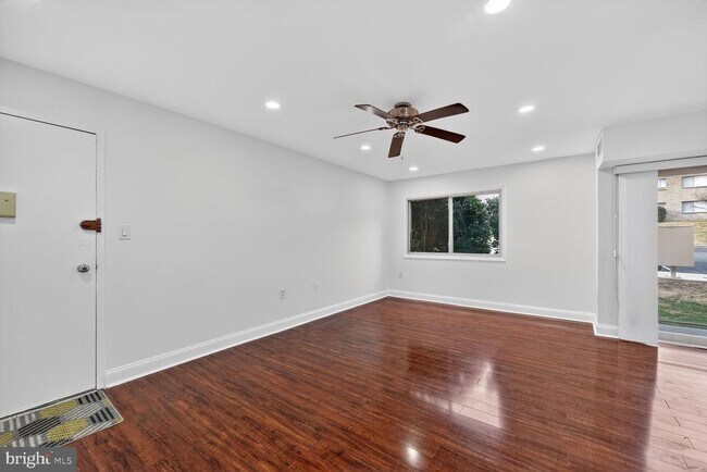 Building Photo - 12753 Dara Dr