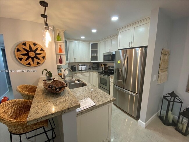 Building Photo - 8530 SW 149th Ave