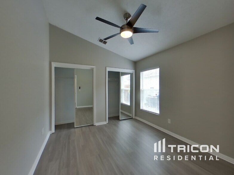 Building Photo - 5740 Rywood Dr