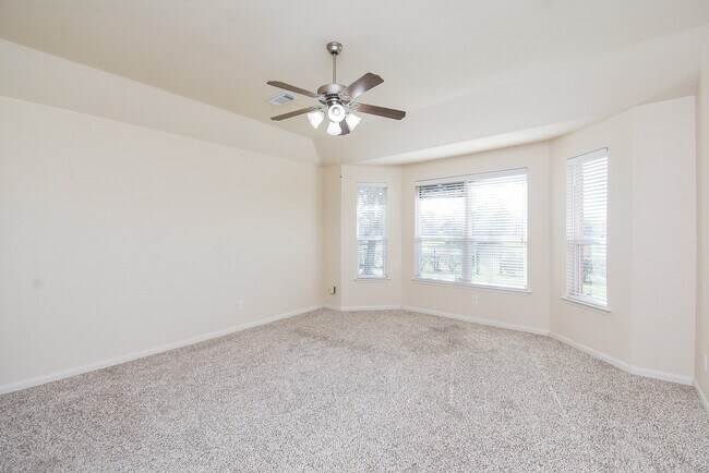 Building Photo - 6203 Ledger Ln