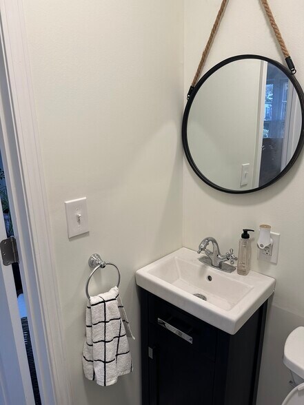 New 1/2 Bath - 1304 Winstead Pl