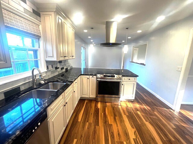 Building Photo - 2114 N Dallerton Cir