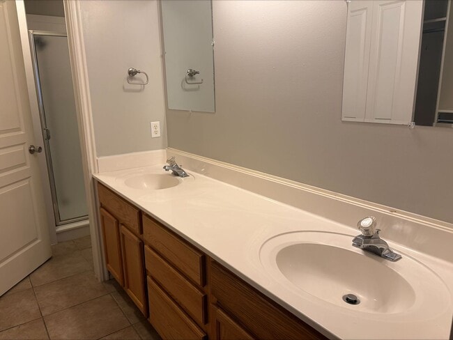 Building Photo - Limited Time Move-In Special! $800 Rent Credit!  2 Bed 1 Bath Condo in Ogden – Available Now!
