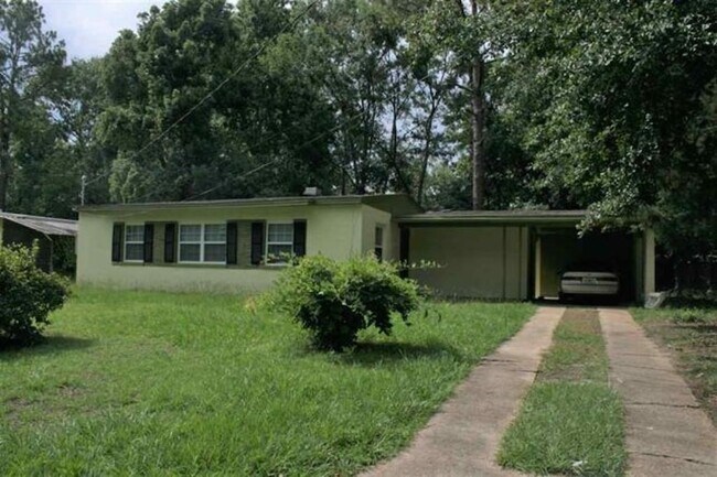 Primary Photo - 926 Apache St