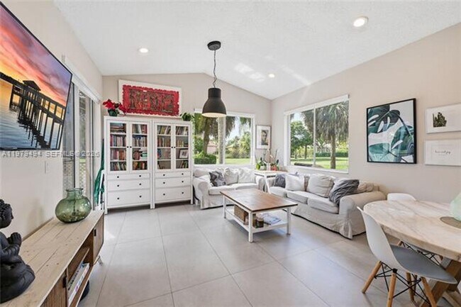 Building Photo - 1166 SW 158th Way