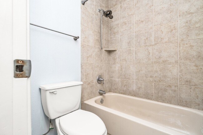 Building Photo - 5314 Lake Golden Dr