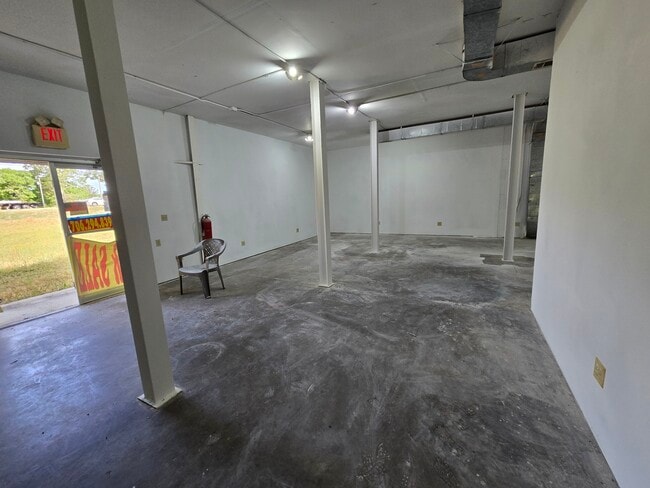 Building Photo - 4720 Deans Bridge Rd