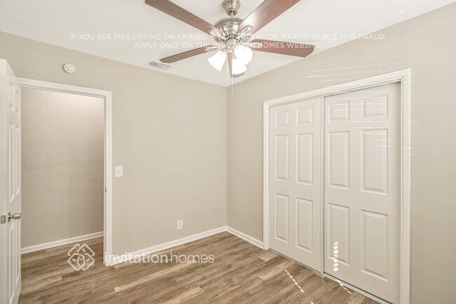 Building Photo - 525 Dolphin Dr