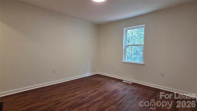 Building Photo - 151 Swink St SW