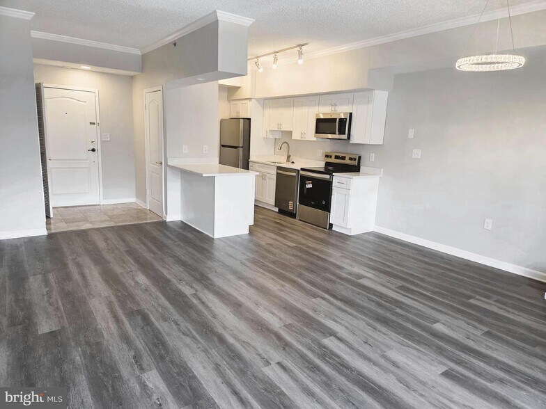 Building Photo - 1211 S Eads St