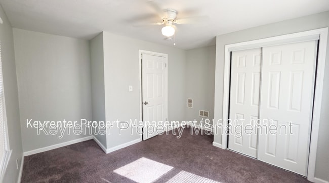 Building Photo - 1817 E 83rd Terrace