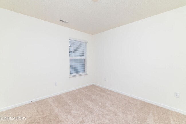 Building Photo - 7452 Game Bird St