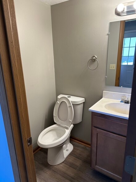 Building Photo - 107 Greenbrier Hls