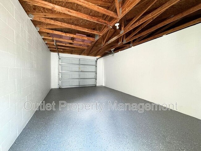 Building Photo - 440 S Hill Ave