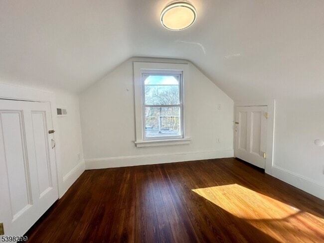 Building Photo - 328 Bloomfield Ave