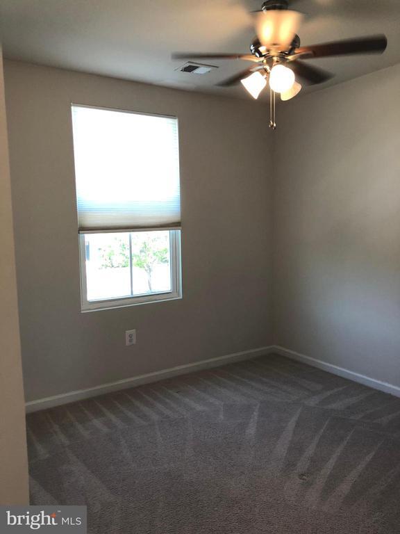 Building Photo - 46350 Creeping Primrose Ln