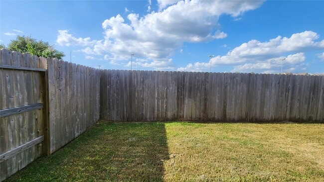 Building Photo - 9818 Mls Fld Dr