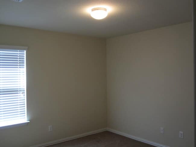 Building Photo - 370 Evening Star