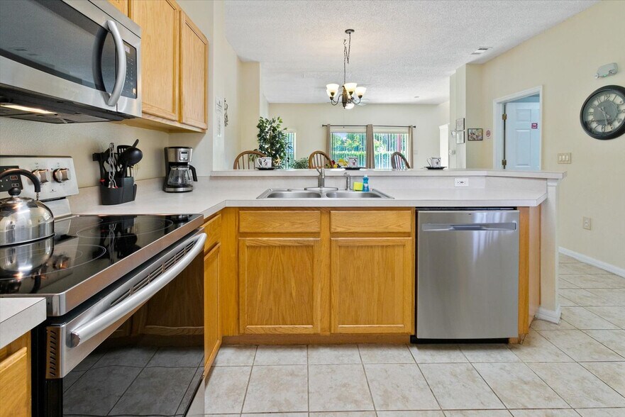 Building Photo - 8569 Crystal Cove Loop