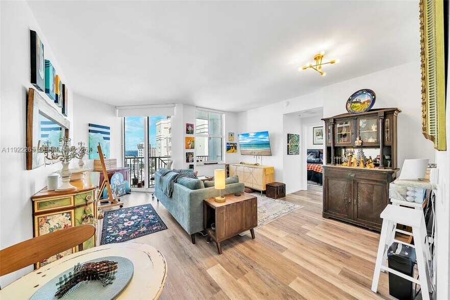 Building Photo - 255 Evernia St