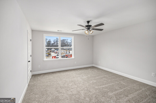 Building Photo - 128 Crestpoint Rd