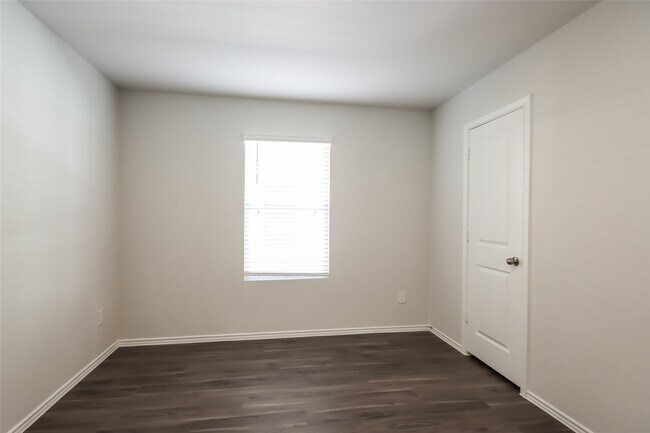 Building Photo - 13480 White Ibis St