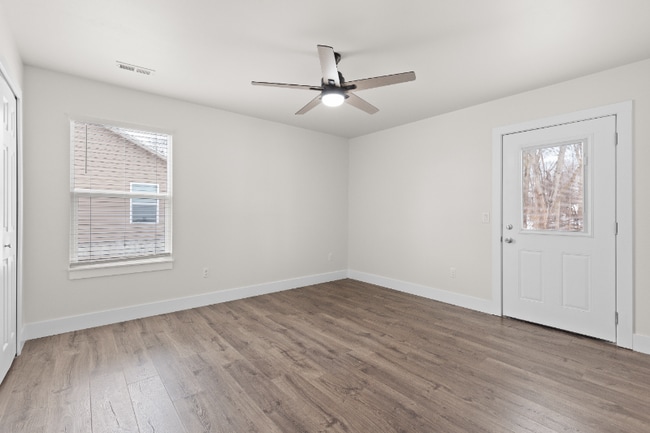 Building Photo - 818 Burr St