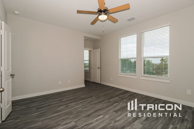 Building Photo - 1724 Mexican Heather Dr