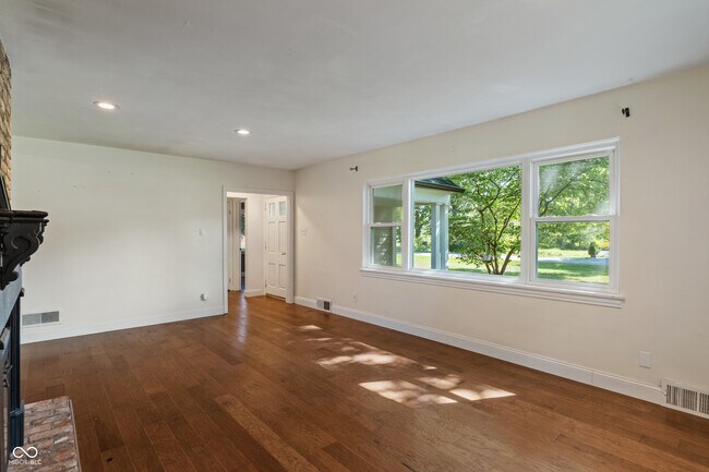 Building Photo - 6380 Hazelwood Ave