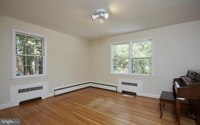 Building Photo - 4515 29th St NW