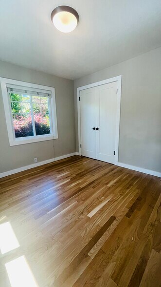 Building Photo - 713 Lighthouse Ave